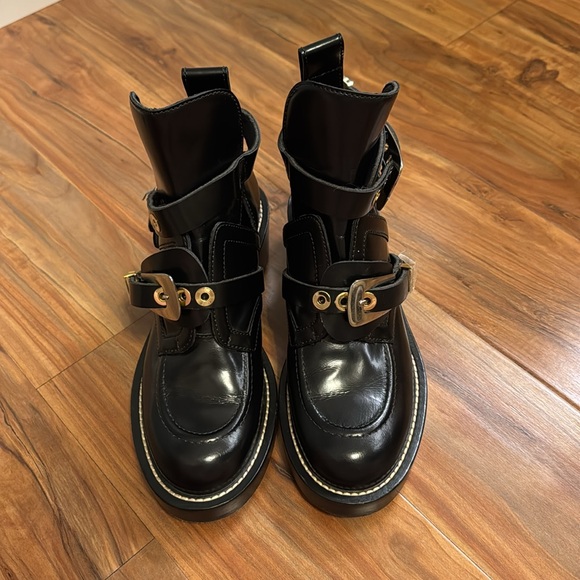 BALENCIAGA iconic buckle boot. Size 38 in European - Picture 3 of 4
